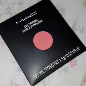 MAC "free to be" eyeshadow pan/refill